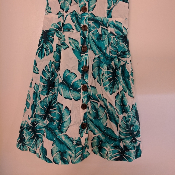 Tropical Strappy Dress 🌴 - Picture 2 of 3